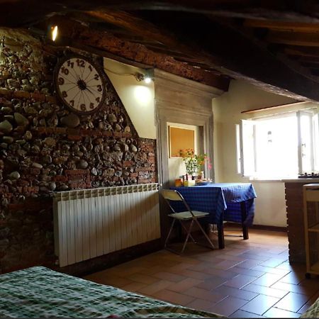 Old Pelleria Apartment Лука Екстериор снимка