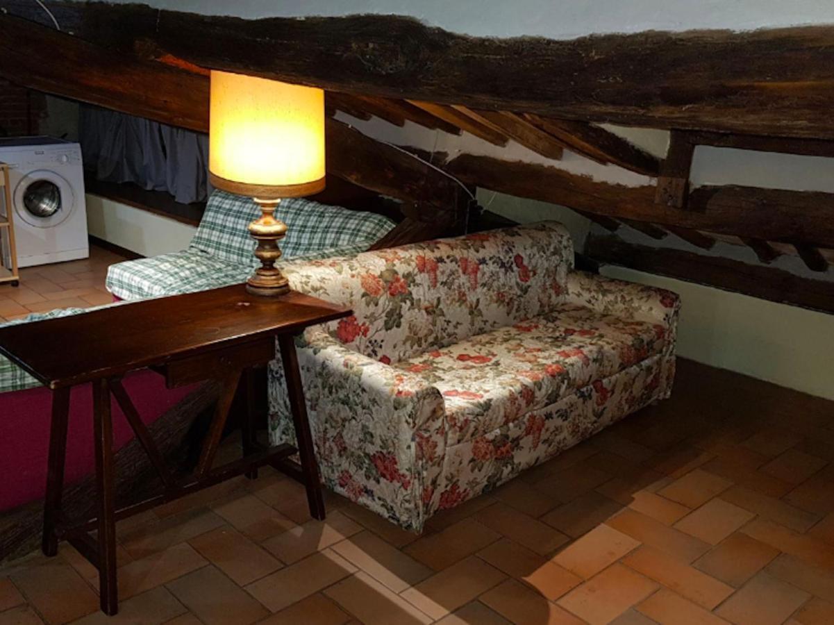 Old Pelleria Apartment Лука Екстериор снимка