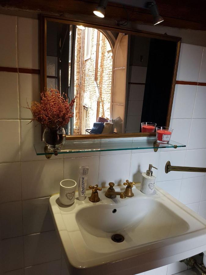 Old Pelleria Apartment Лука Екстериор снимка
